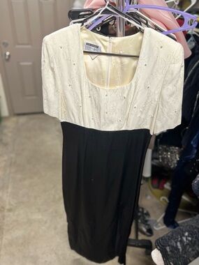 ❤️elegant vintage Lois Snyder Dani Max Black & Cream Dress Size 10. With Pearls.